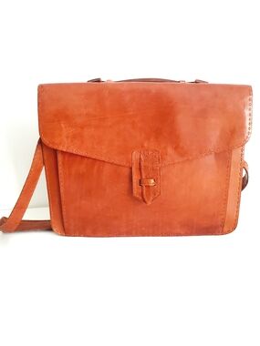 Leather Messenger Lapto Bag in Chestnut Brown - Timeless Crossbody - Handcrafted